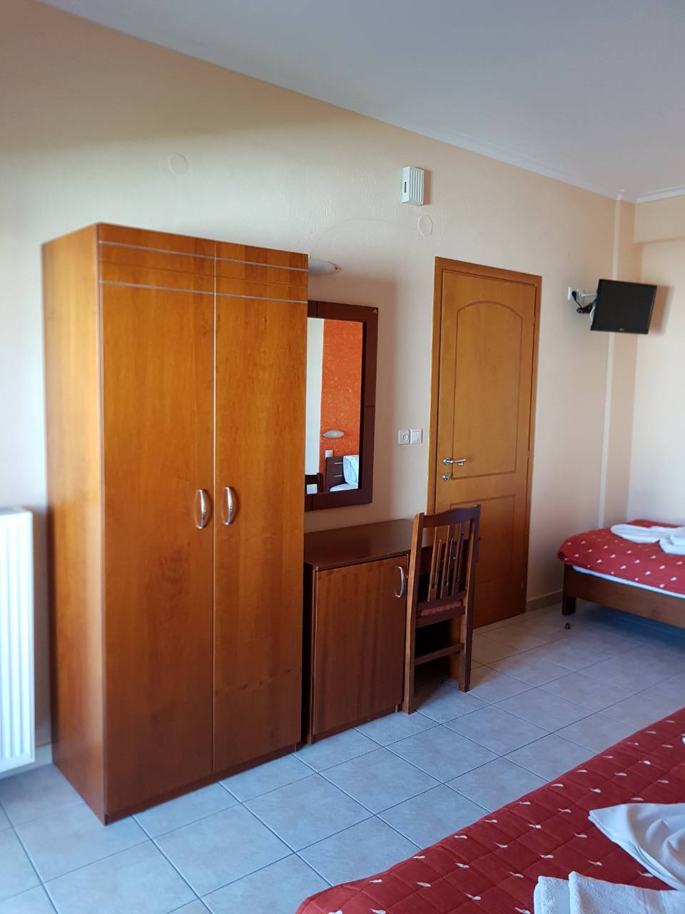 Τρίκλινο Δωμάτιο (Triple Room) 4