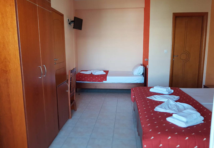 Τρίκλινο Δωμάτιο (Triple Room) 3